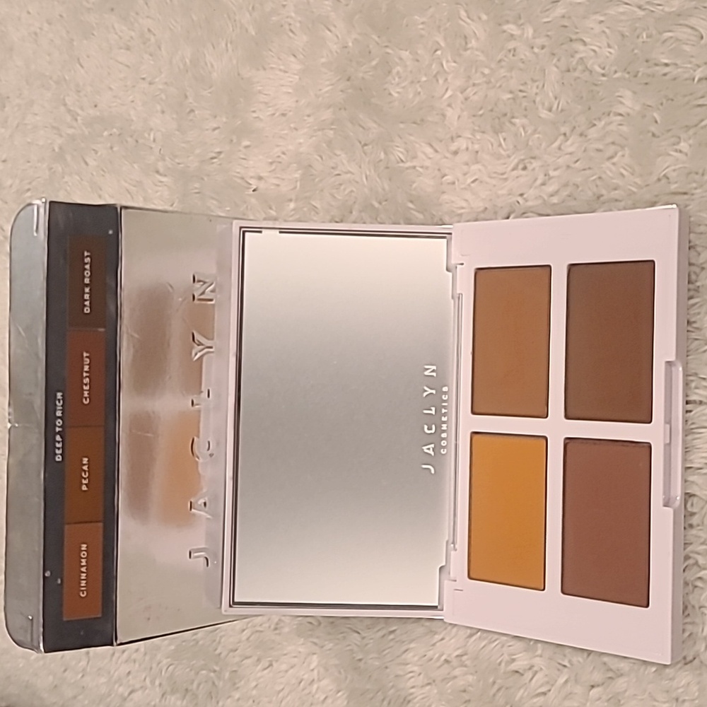 Jaclyn Cosmetics face it all brightening and setting palette